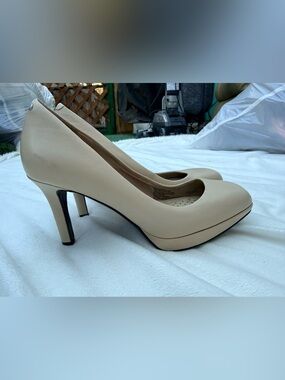 ROCKPORT WORK HEELS